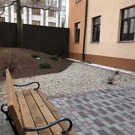 Pernavas Park & Bed Apartman *