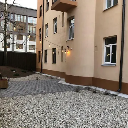 Pernavas Park & Bed Apartman *